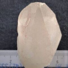茨城県産の大きな水晶　品質は良くないです