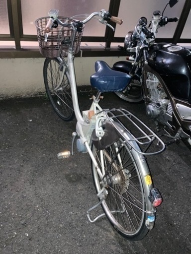 電動自転車、古い、今まで使っているので使用問題ないです。