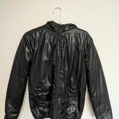 GU ジーユー 中綿入りジャケット Sサイズ メンズ リバーシブル パーカーの画像