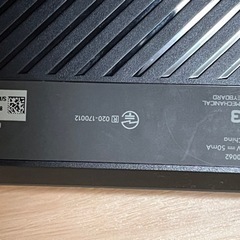 asus ディスプレイ 1台　logicool keyboard 2台の画像