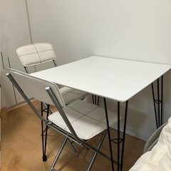 ニトリ　食卓机　椅子二脚　の画像