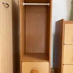 ハンガーレール付き収納の画像