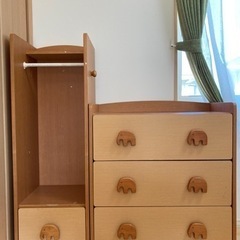 ハンガーレール付き収納