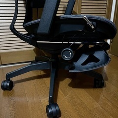 フットレスト付き高機能ワークチェアGrowSpica Proの画像