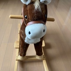 歌って踊る木馬