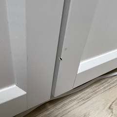 IKEA 扉付き本棚　白い本箱の画像