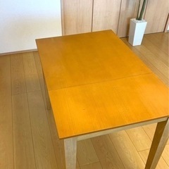 【受け渡し完了】ダイニングテーブル☆便利なエクステンション式の画像