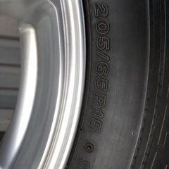 【引き取り限定】スタッドレスタイヤ　205/65R15 アルミセットの画像