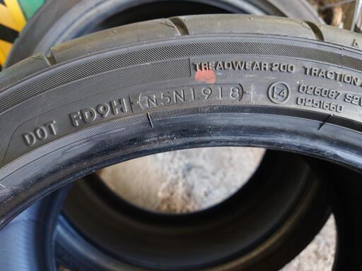 【値下げ】中古タイヤ YOKOHAMA NEOVA 275/35R19