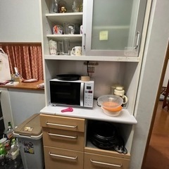 食器棚の画像