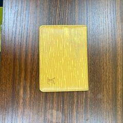 vuittonカードケース