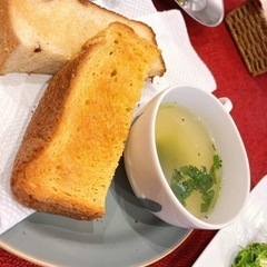 カフェ一緒に行きませんか？
