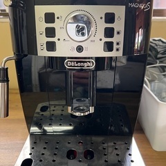 デロンギ　エスプレッソマシーンの画像