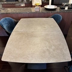 テーブル　椅子　ボーコンセプト　BoConceptの画像