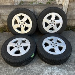 トヨタプリウス　30系前期　アルミホイール付きスタッドレス