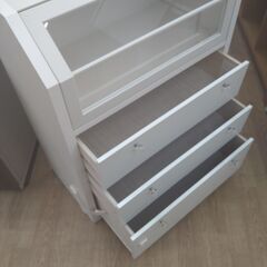 ★ジモティ割あり★ ピーカンパニー ガラスチェスト ホワイト H94×W72×D40 クリーニング済み KJ1222の画像