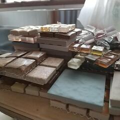 廃材のタイルの画像