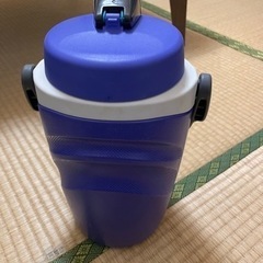 thermos 水筒　2ℓの画像
