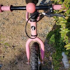 ピンクのキック自転車です　ブレーキ付きですの画像