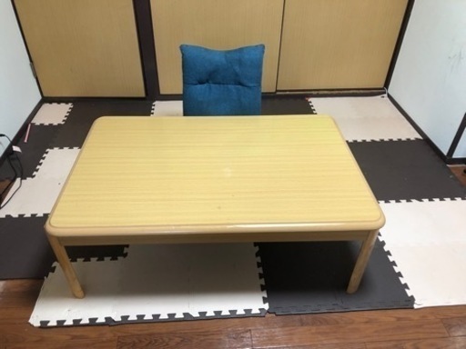 こたつと椅子のセット