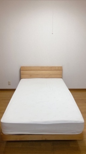 サータのセミダブルベッド マットレス付き