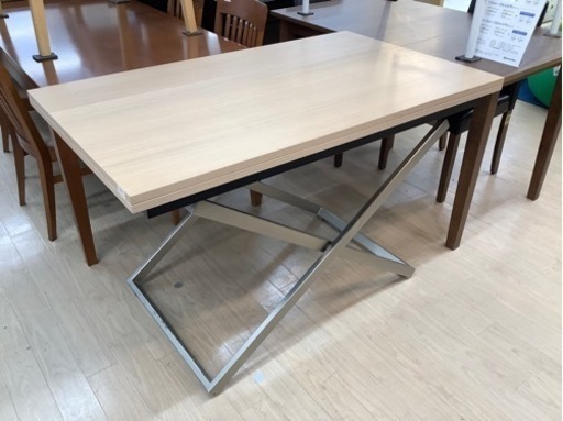 【BoConcept / ボーコンセプト】リフティングテーブルのご紹介！