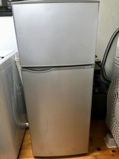 【決まりました】SHARP 冷蔵庫 118L 高さを調節できる「ガラストレー」耐熱トップテーブル 2ドア