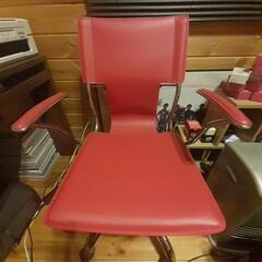 机と椅子の画像