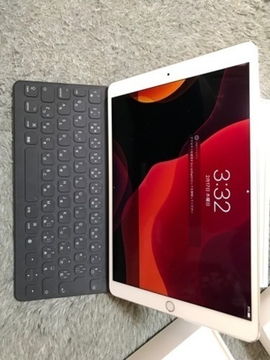 ipadpro 10.5インチ　64GB シルバー　Smart Keyboard 付　画面一部黒い　使用可能