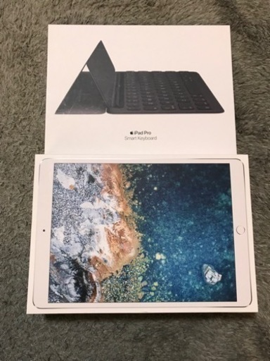 ipadpro 10.5インチ　64GB シルバー　Smart Keyboard 付　画面一部黒い　使用可能
