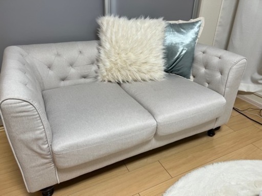 クラッシックソファー　二人がけ