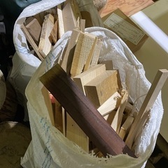 残2袋 随時追加 薪に 乾燥材 広葉樹 針葉樹 キャンプ 焚き火...