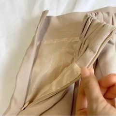 ブラウンスカートの画像