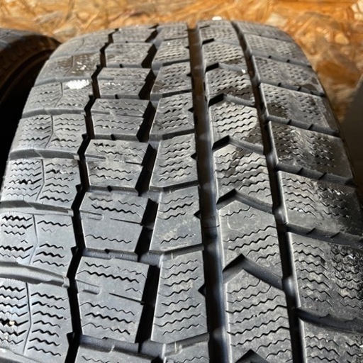 バリ山 DUNLOP ダンロップ WM02 215/50R17 スタッドレス タイヤ 2019年