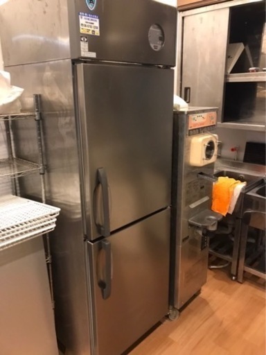 業務用冷凍庫　年式2020年