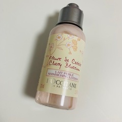 『未使用』ロクシタン チェリーブロッサム シマーリング ボディミ...