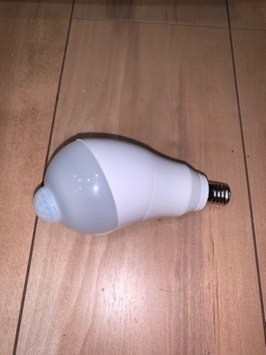 LED 電球 E17 人感センサー 付き 室内センサーライト 赤外線人感センサー付き 斜め 360度回転