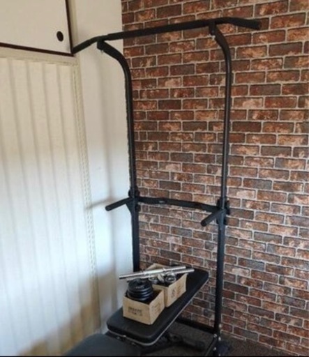 ●アイロテックのダンベル20kg×2 ●サンワのチンニングスタンド ●インクラインベンチのセット