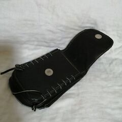 本革スマホケース、小物ケースの画像