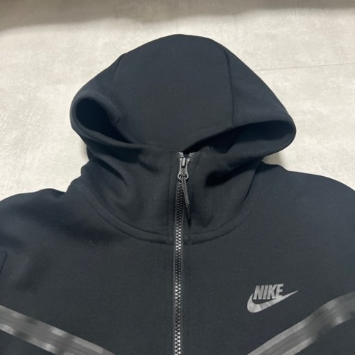 NIKE テックフリース パーカー