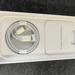 I phone 13 128G ホワイト SIMフリーバージョン　売りますの画像