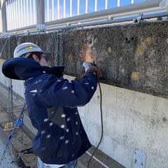 現場作業員（とび、鍛冶、機械、溶接、配管工）寮・社会保険完備　未経験者歓迎の画像
