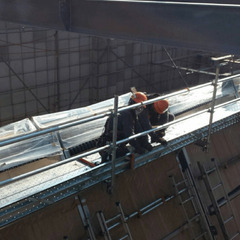 現場作業員（とび、鍛冶、機械、溶接、配管工）寮・社会保険完備　未経験者歓迎の画像