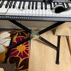 0円　電子ピアノ　61鍵盤　多機能　Alesis 椅子　台座　ヘッドホン　訳ありの画像