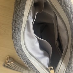 新品　もこもこのショルダーバッグ　ポーチ　冬の画像