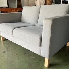 ● 2人掛けソファー、IKEA、幅141cmの画像