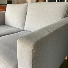 ● 2人掛けソファー、IKEA、幅141cmの画像
