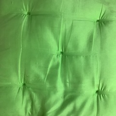 ☺️座布団　縦横40 厚1.5 cm  黄緑色ポリエステル100% の画像