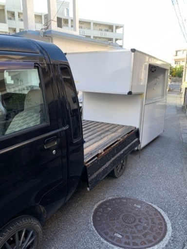 キッチンカー荷台のBOX