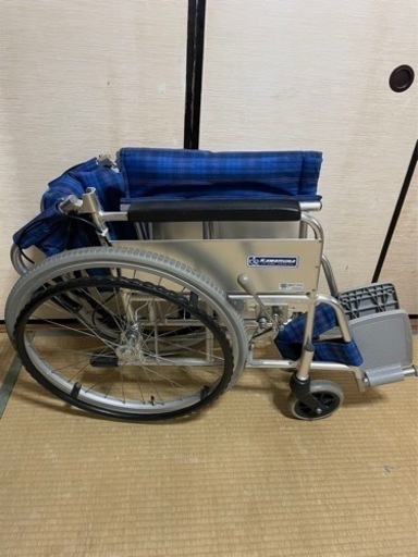 車イス　9成新　10000円